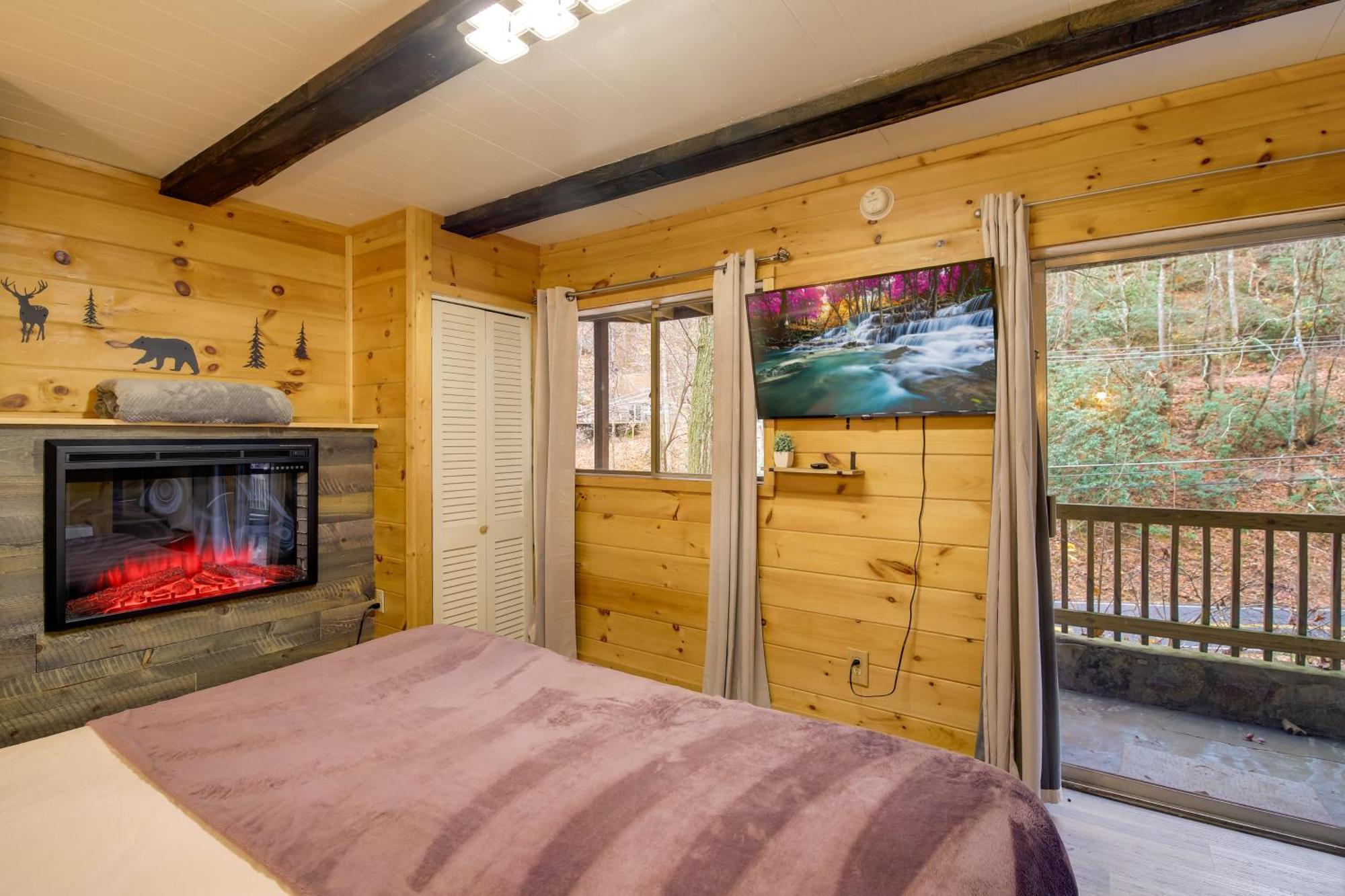 Gatlinburg A-Frame Home With Hot Tub Near Parkway Exterior foto