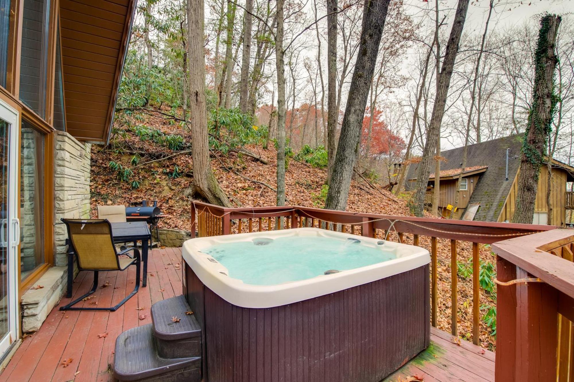Gatlinburg A-Frame Home With Hot Tub Near Parkway Exterior foto