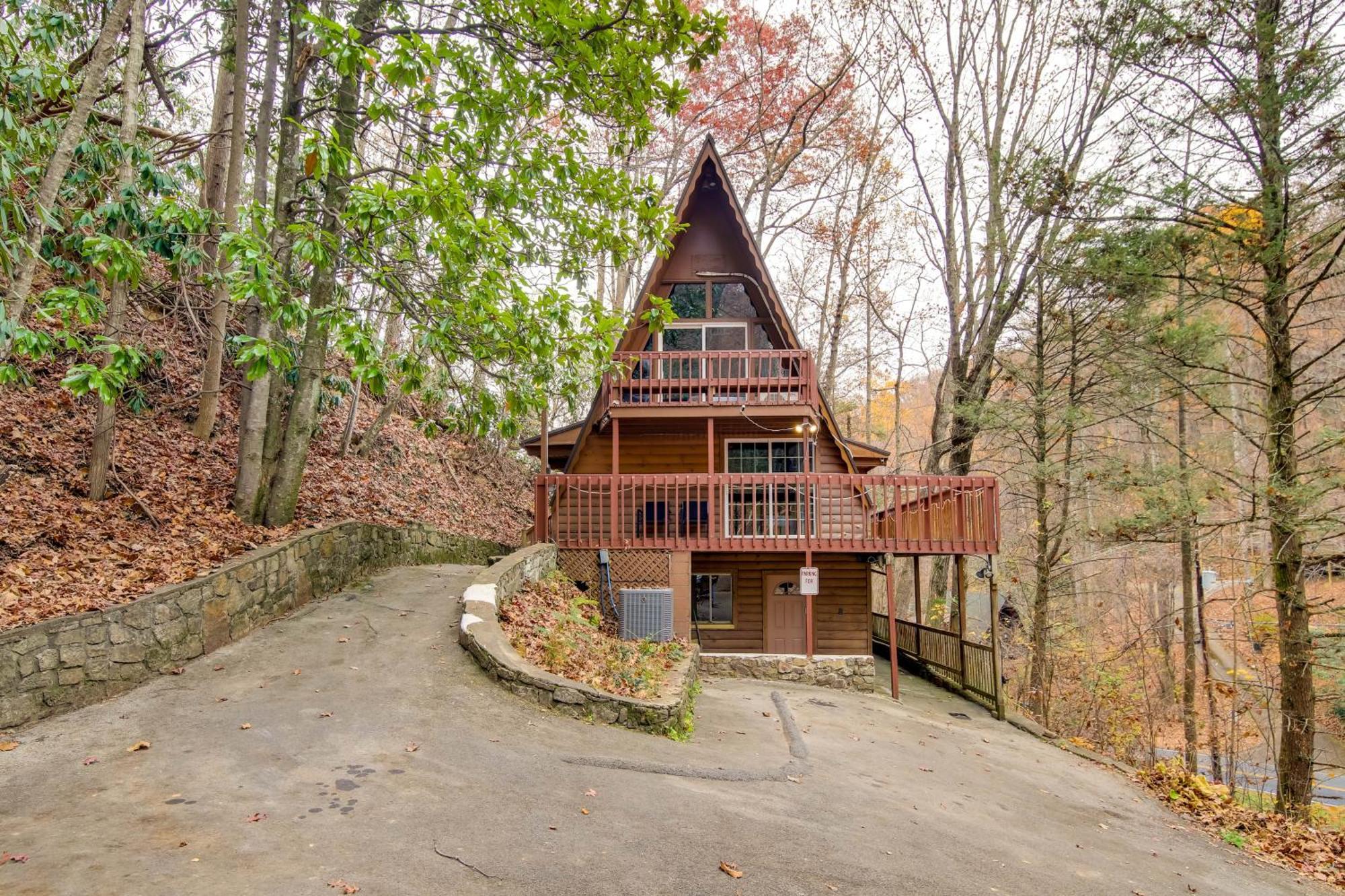 Gatlinburg A-Frame Home With Hot Tub Near Parkway Exterior foto
